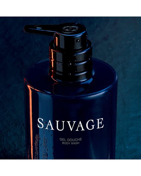 Sauvage douchegel: reinigt, verfrist en parfumeert de huid 